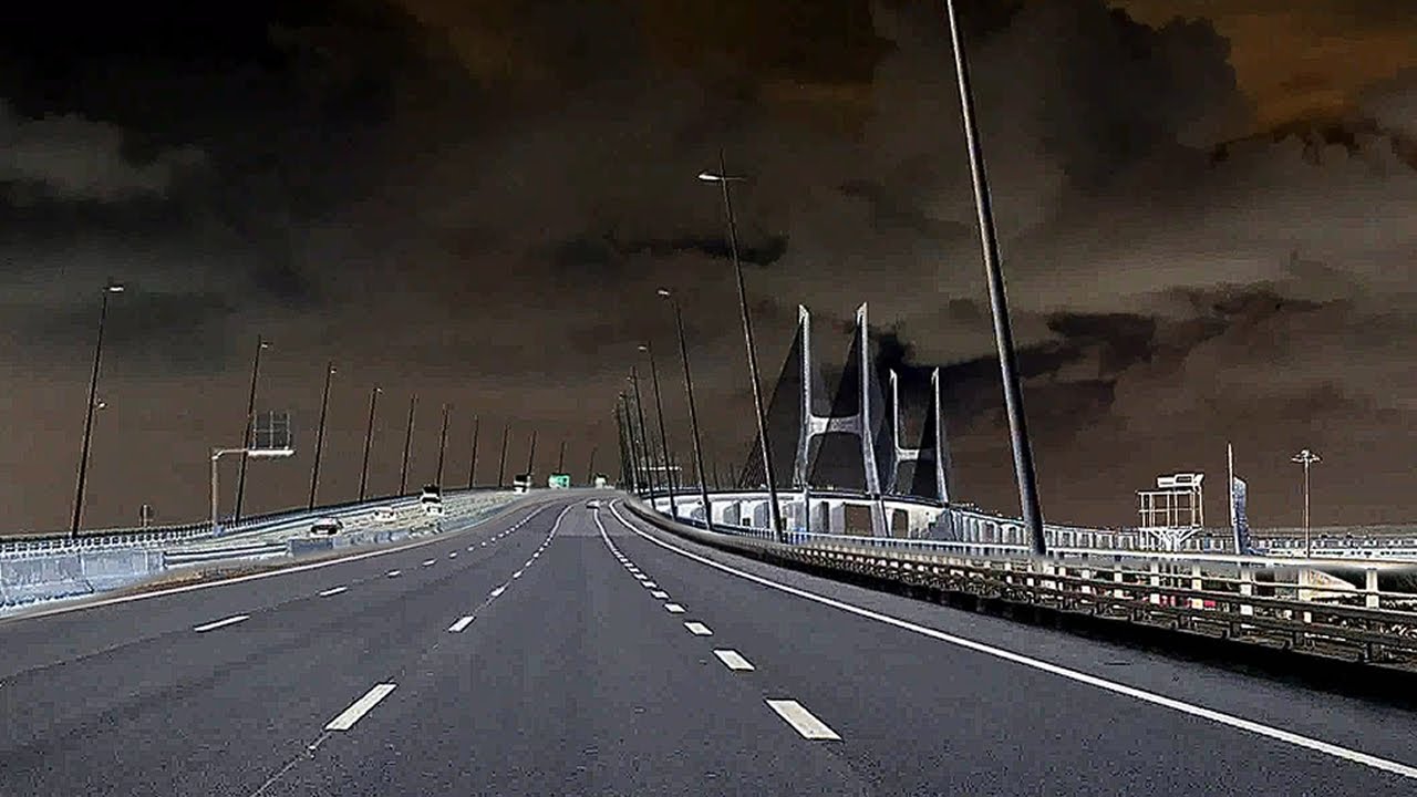 Ponte Vasco da Gama a Maior da Europa e Ponte 25 de Abril Sobre Rio Tejo em 4K