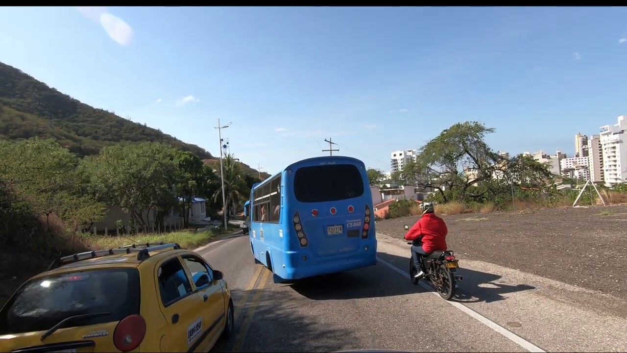 VOLANDO EN DRONE 4K - DRIVING SANTA MARTA  SALIDA CENTRO -  EL RODADERO