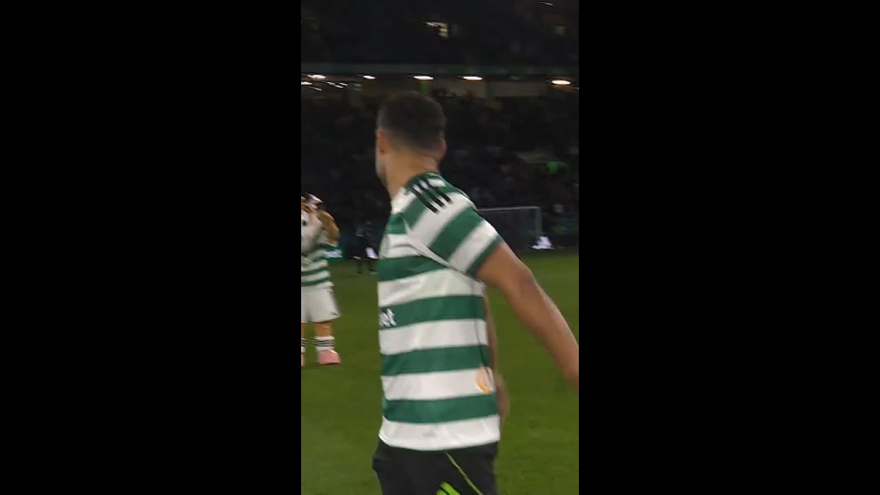 Alex Oxlade-Chamberlain is unveiled as a Celtic Player 🍀