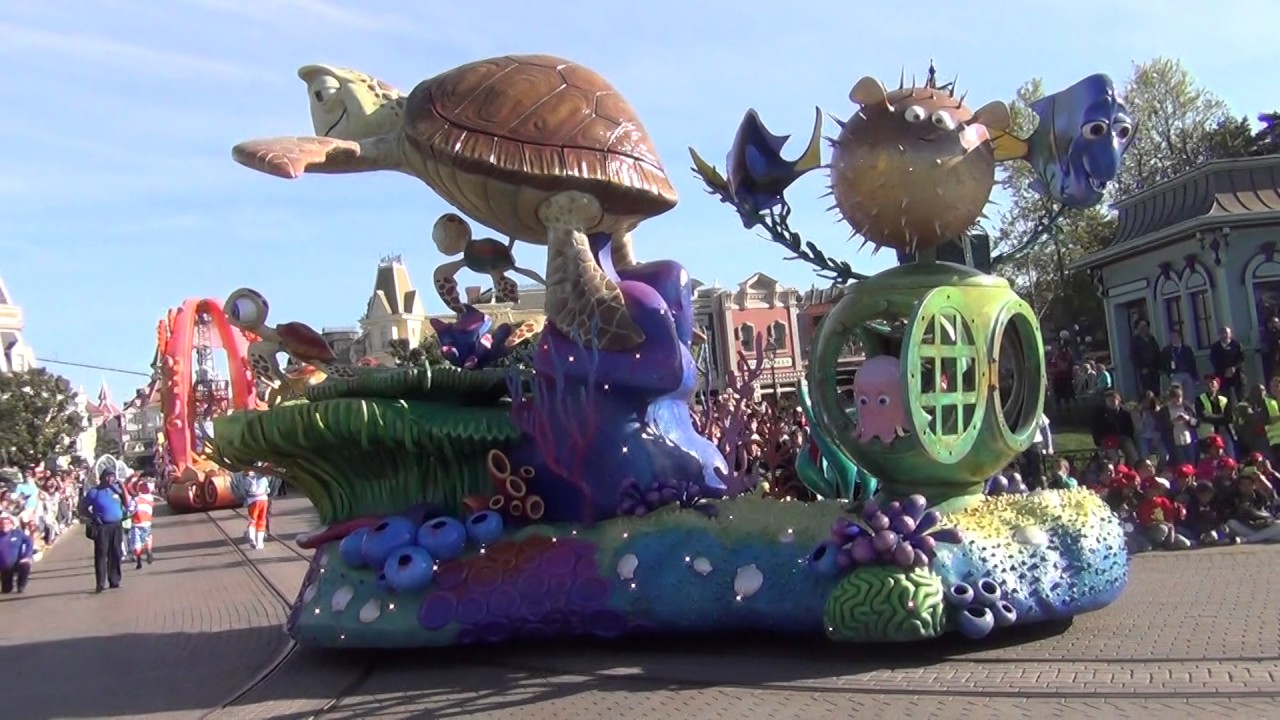 La nouvelle Parade du 25 ème anniversaire de Disneyland Paris.