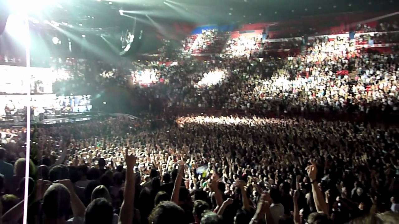 Bon Jovi - Livin´ on a Prayer - Live in Paris 2010 - HD