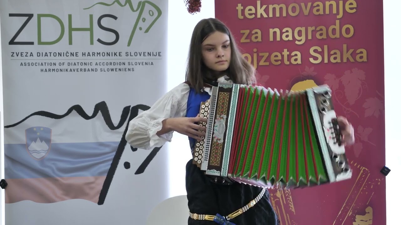 Kaja Završnik (Glasbena šola Rošer) Valček za prijatelje - Lojze Slak