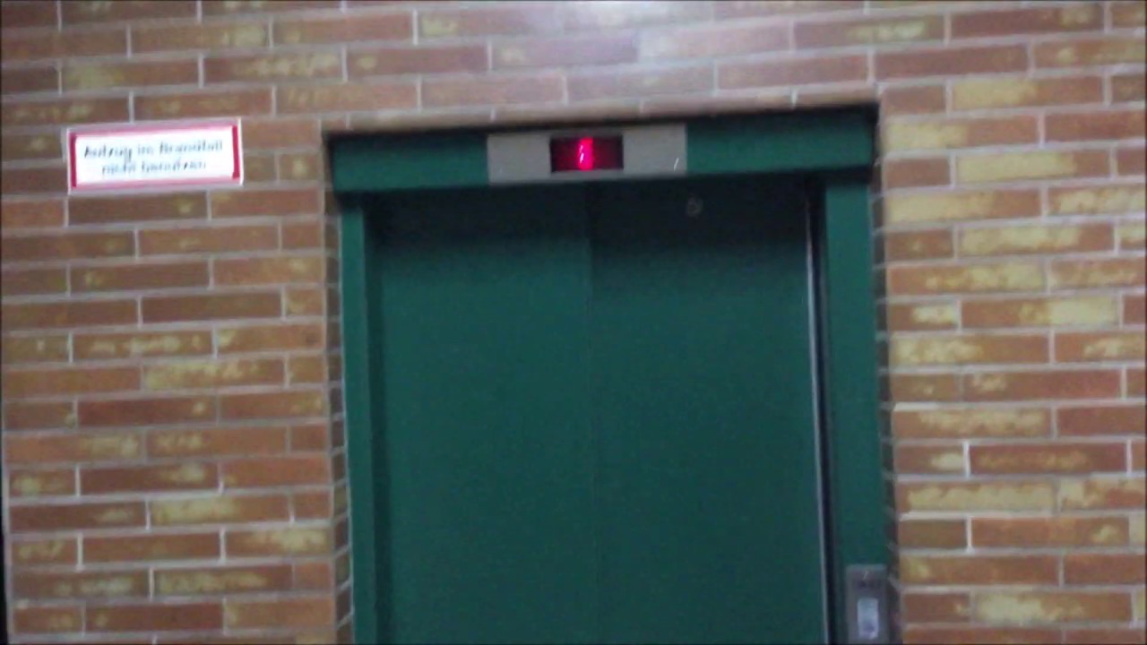 Zwei Schindler Aufzüge, modernisiert durch M A T in einem Wohn-Hochhaus in Gelsenkirchen