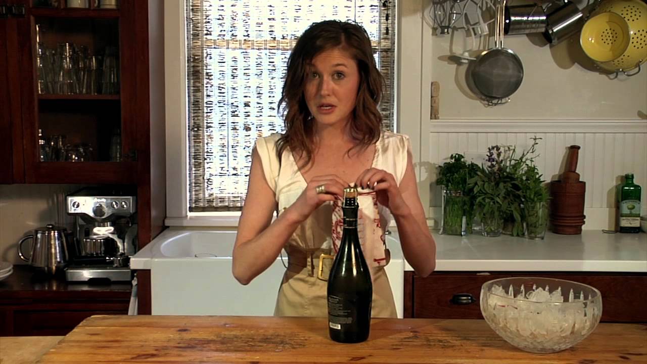 How to Open Prosecco