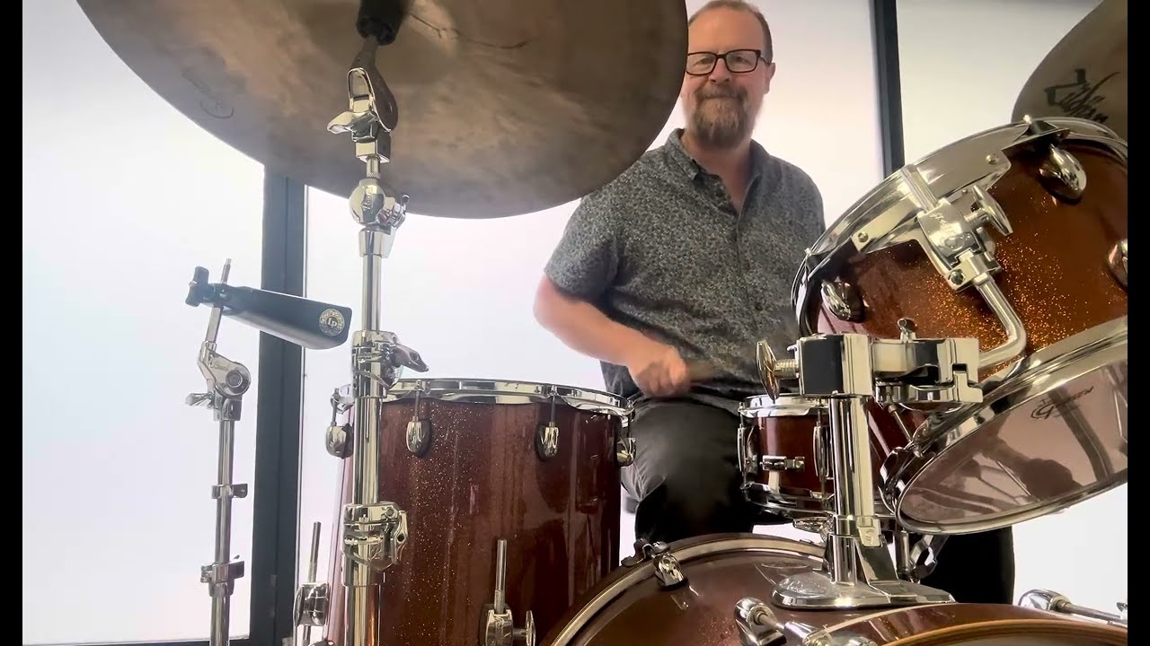 Drumming on the Gretsch Catalina Club 