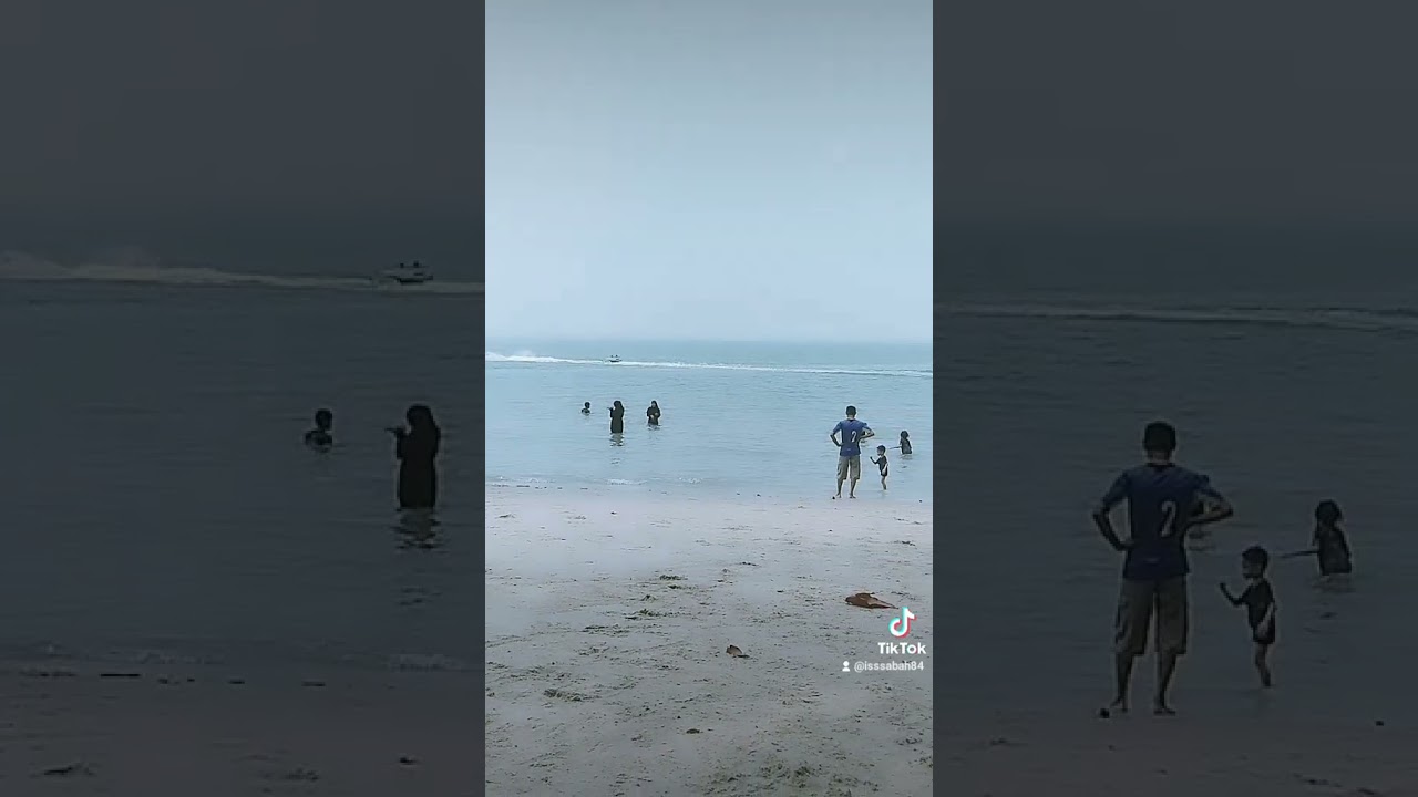 Santai2 pantai teluk batik