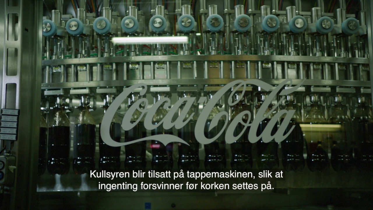Bli med inn på fabrikken til Coca-Cola i Norge