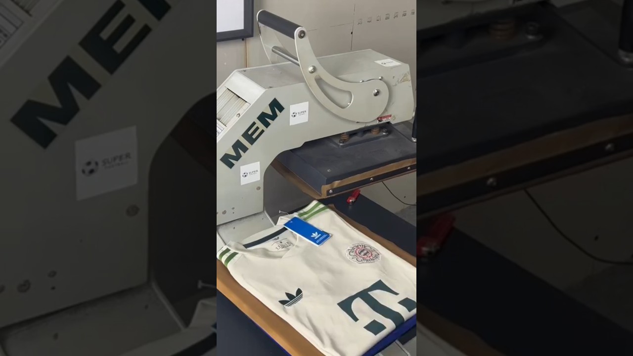 Bayern Munich 2025/26 Oktoberfest Jersey！ Musiala’s #10 in Bavarian Festival Style？ 🍻⚽  