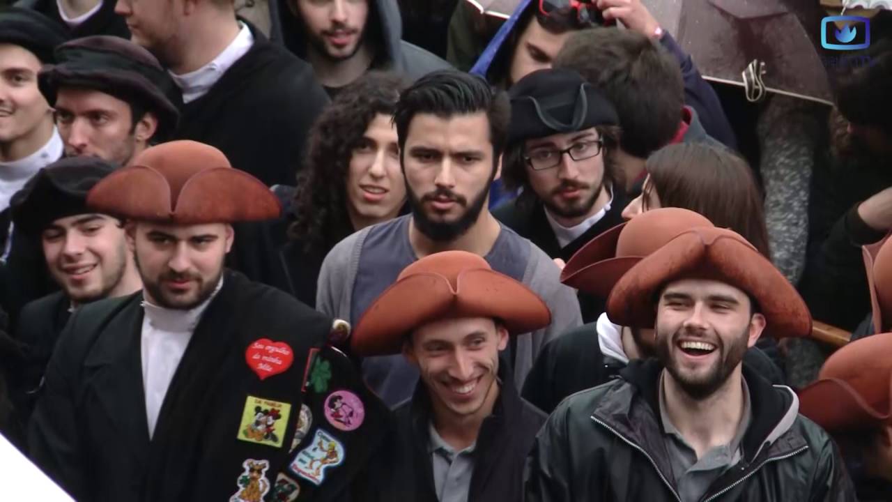 Cortejo académico leva milhares de estudantes às ruas de Braga