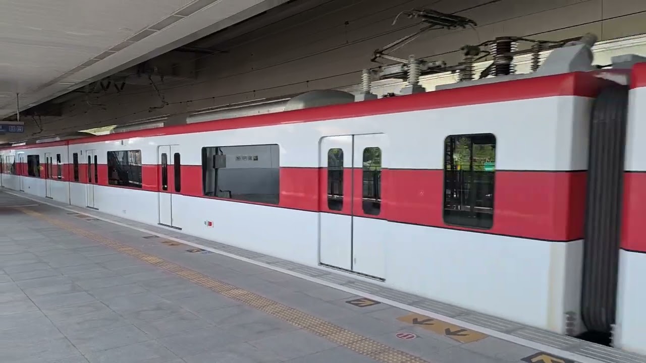 SRT Red Line Bangkok an der Station Lak Hok
