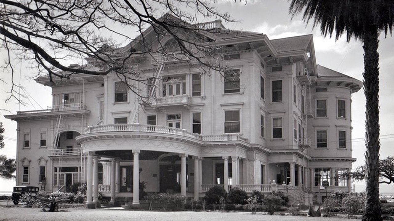 The Lost Hawaiian Mansion of James Bicknell Castle (Kainalu)