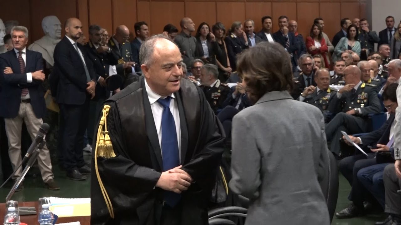 Il primo giorno di Gratteri in Tribunale a Napoli