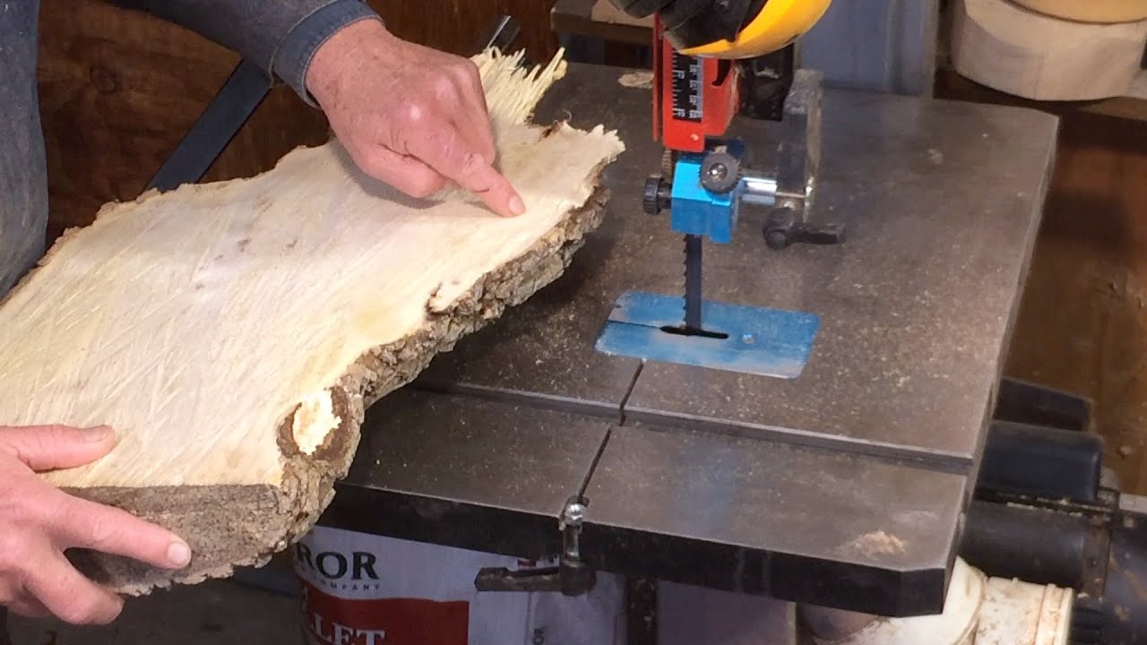 Richard Raffan cuts bowl blanks from a flitch