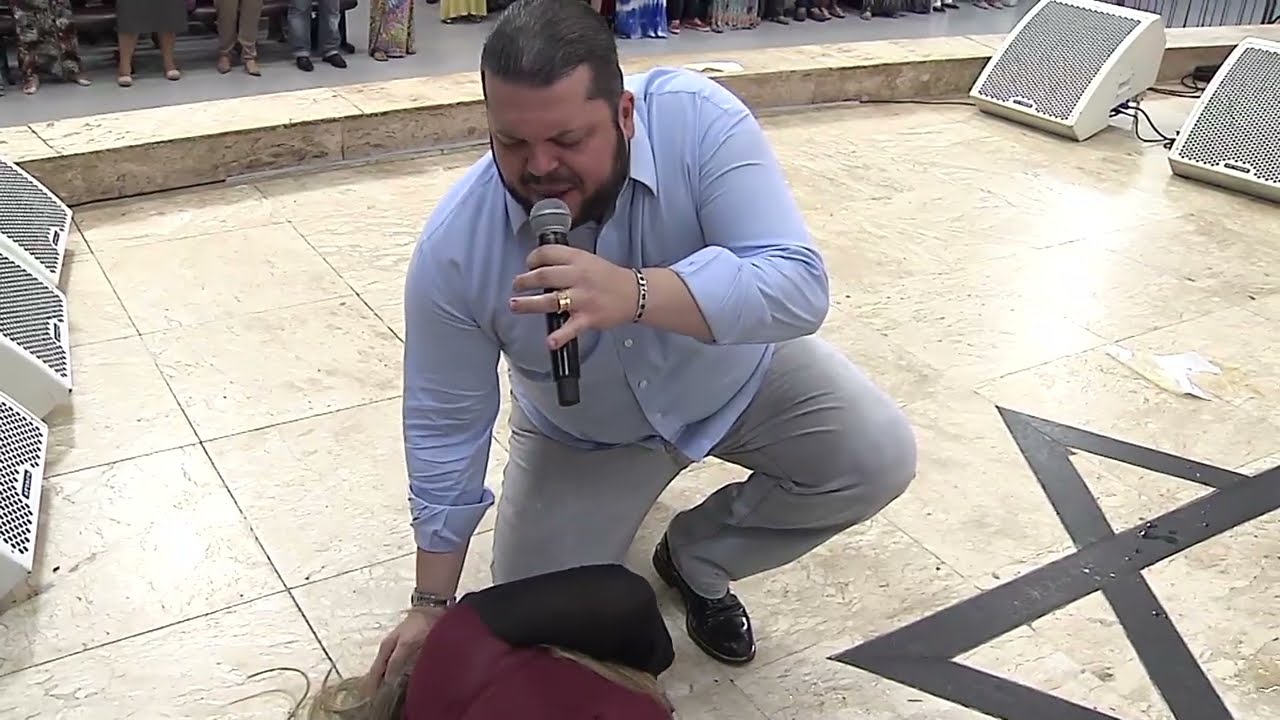 2015 - APÓSTOLO AGENOR CONSAGRA PASTOR HUGO Á BISPO HUGO SILVA. PLENITUDE DO TRONO DE DEUS