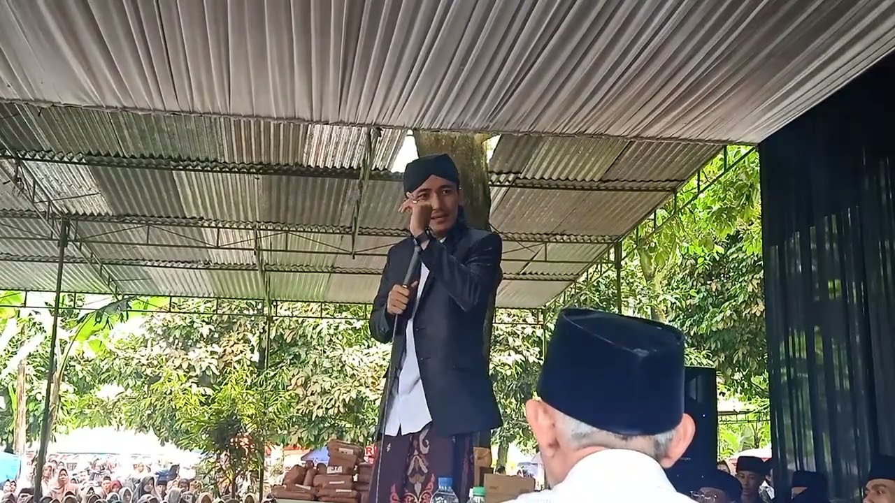 Perlune ngalap berkah e poro wali , pengjian Gus Ulin Nuha di Sicanggah Kagungan Kepil Wonosobo