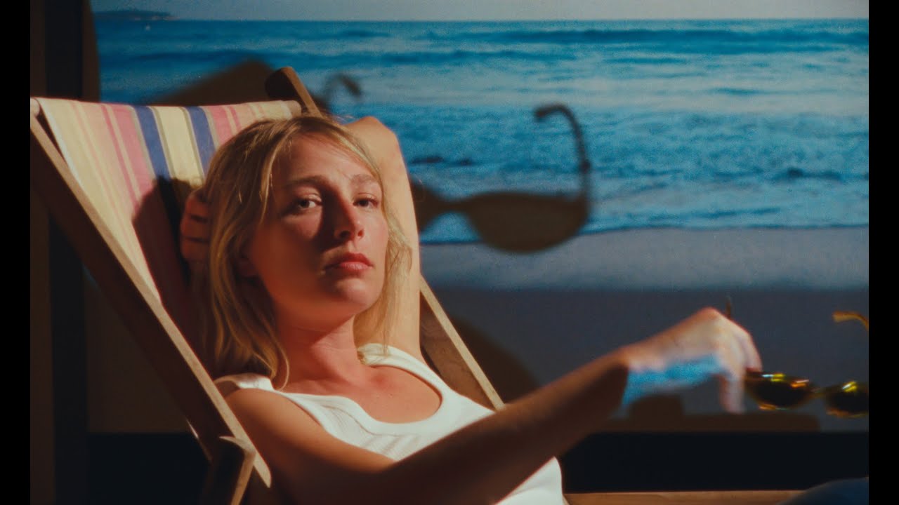 Marine Quéméré - Les Vagues (Clip officiel)