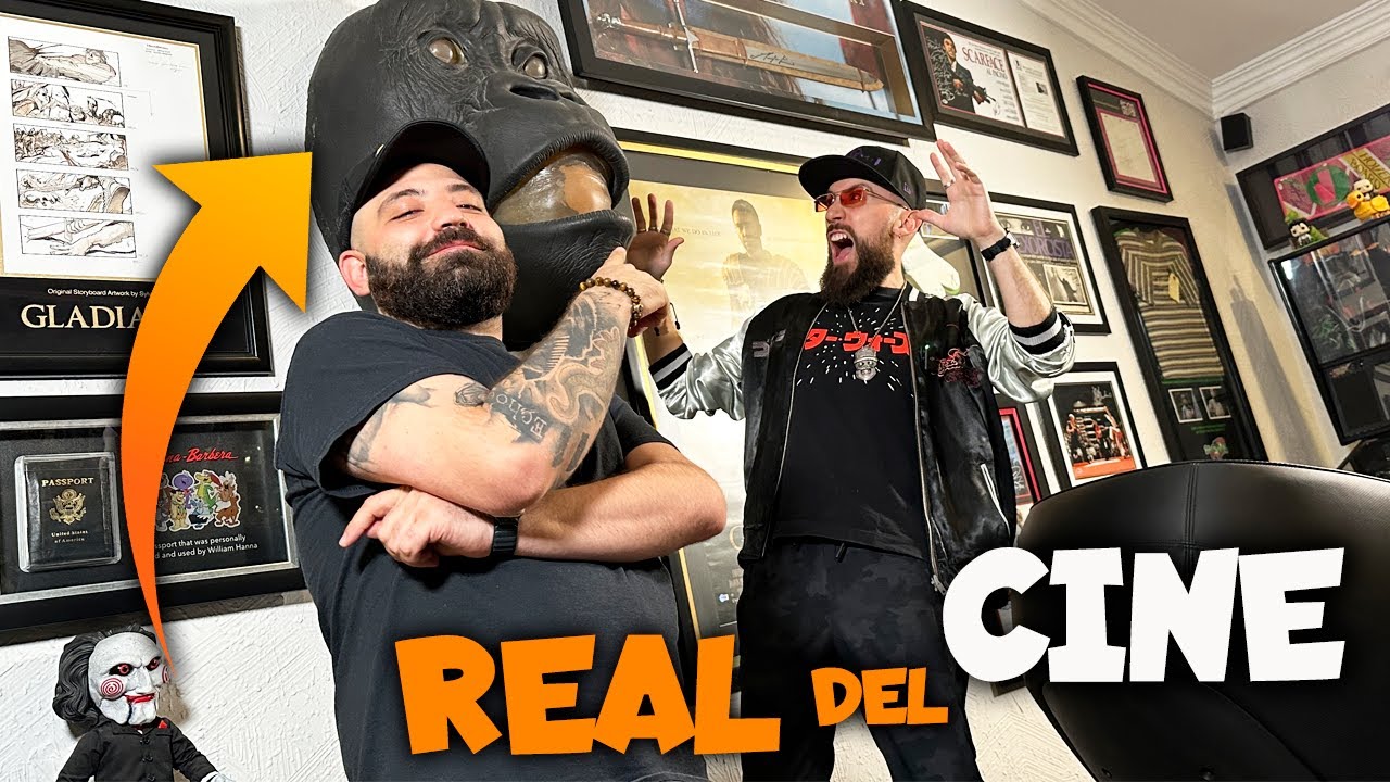 SLOBOTZKY ME MUESTRA SU COLECCI&Oacute;N SECRETA DE PROPS LA COTORRISA