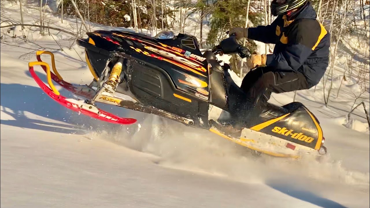 Ditch Banging on Short Track Snowmobiles!!