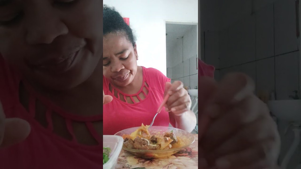 #almoço #mukbang #comida #salada # pirão de carne de boi 😋😋 vê conferir 😘😘😘