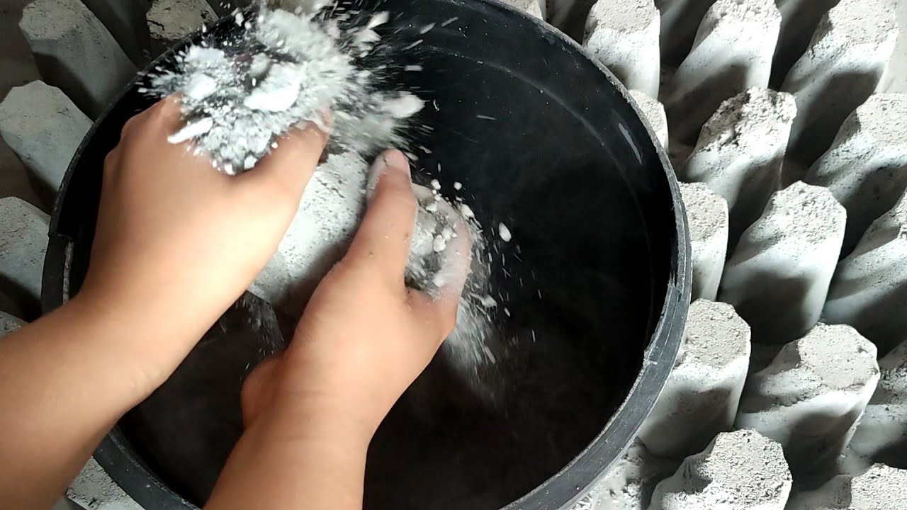ASMR: super dusty crispy soft pure cement cone glass wholecrush in water bucket+dry/oddlysatifying