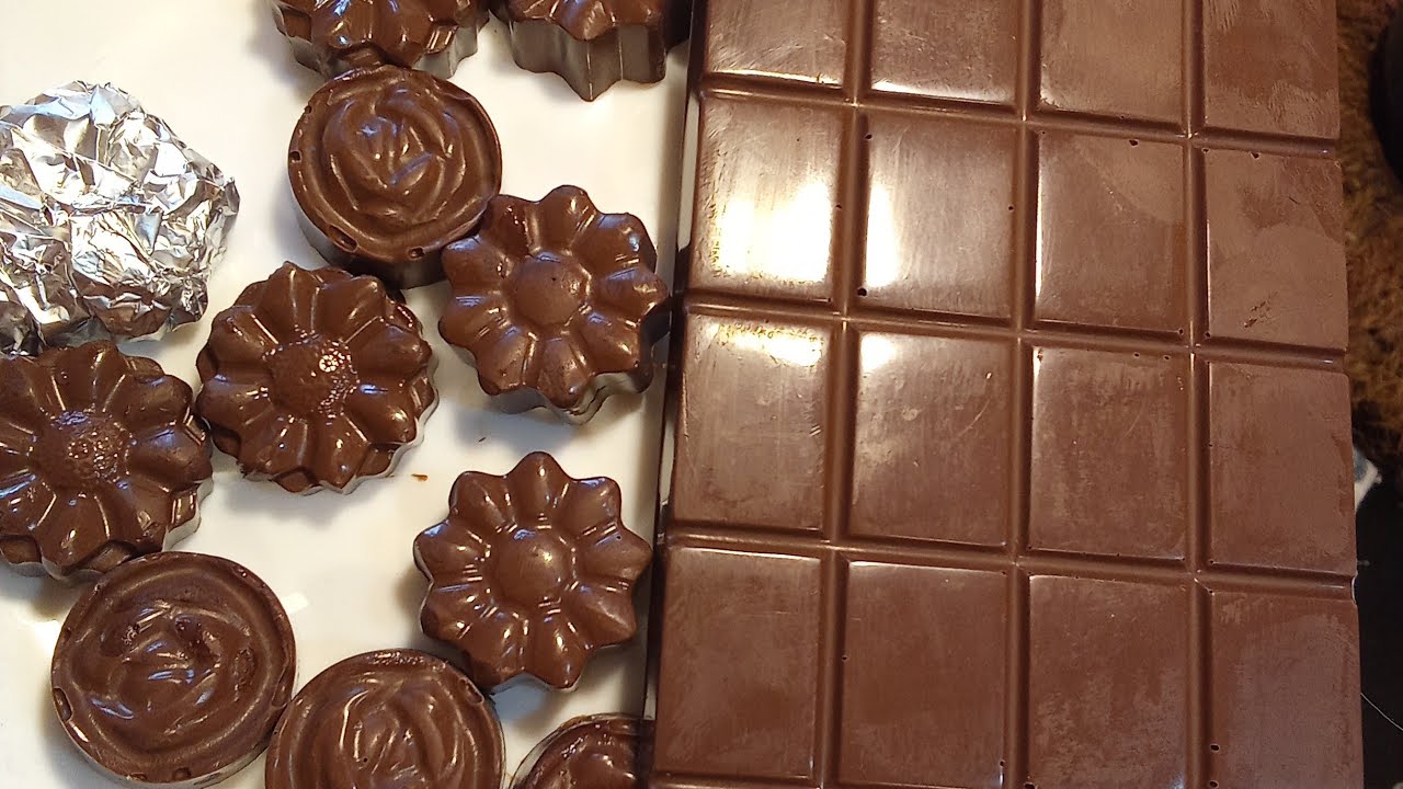 Choclate making at home from compound inta easy ani teliste eppudo chesedaani . Ayyo 