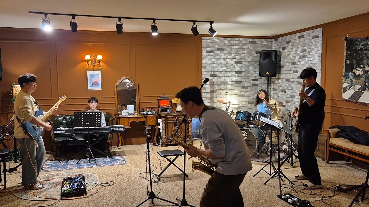 4BOUT(어바웃) - Ice Cream Man In The Town | BAND Cover by EOfla