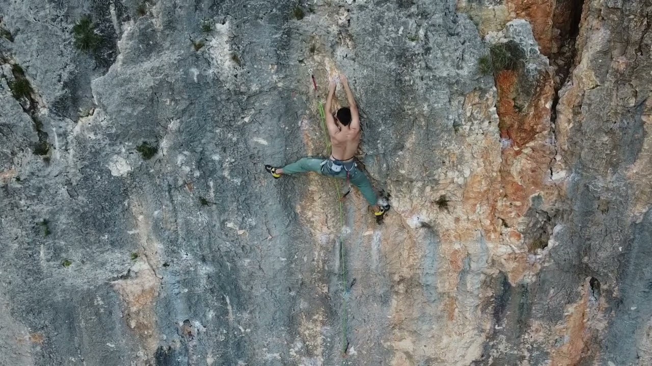 Bellús Warlock, Cova Petxina, Warlock 7b+