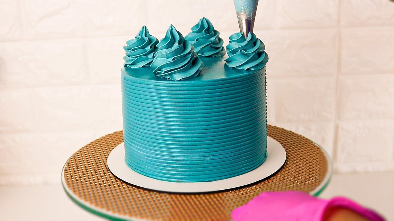 DECORAÇÃO DE BOLO DE ANIVERSÁRIO QUE INICIANTE CONSEGUE FAZER