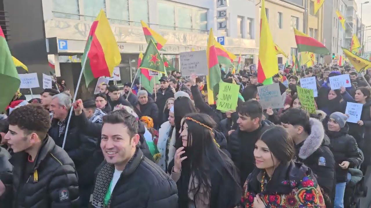 On Binler Köln’de Tek Yürek: Rojava ile Dayanışma Mitingi ve Yürüyüşü Düzenlendi