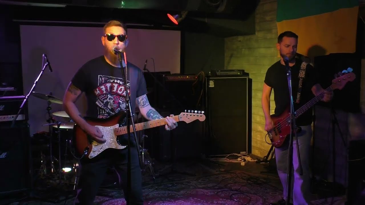 Strait Jacket  @MoreMusicClub  2024.11.22