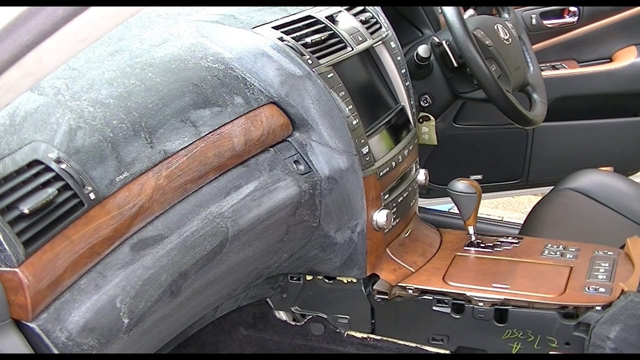 LS460 内装のメンテナンス  重曹でダッシュボードのベタつきを取る