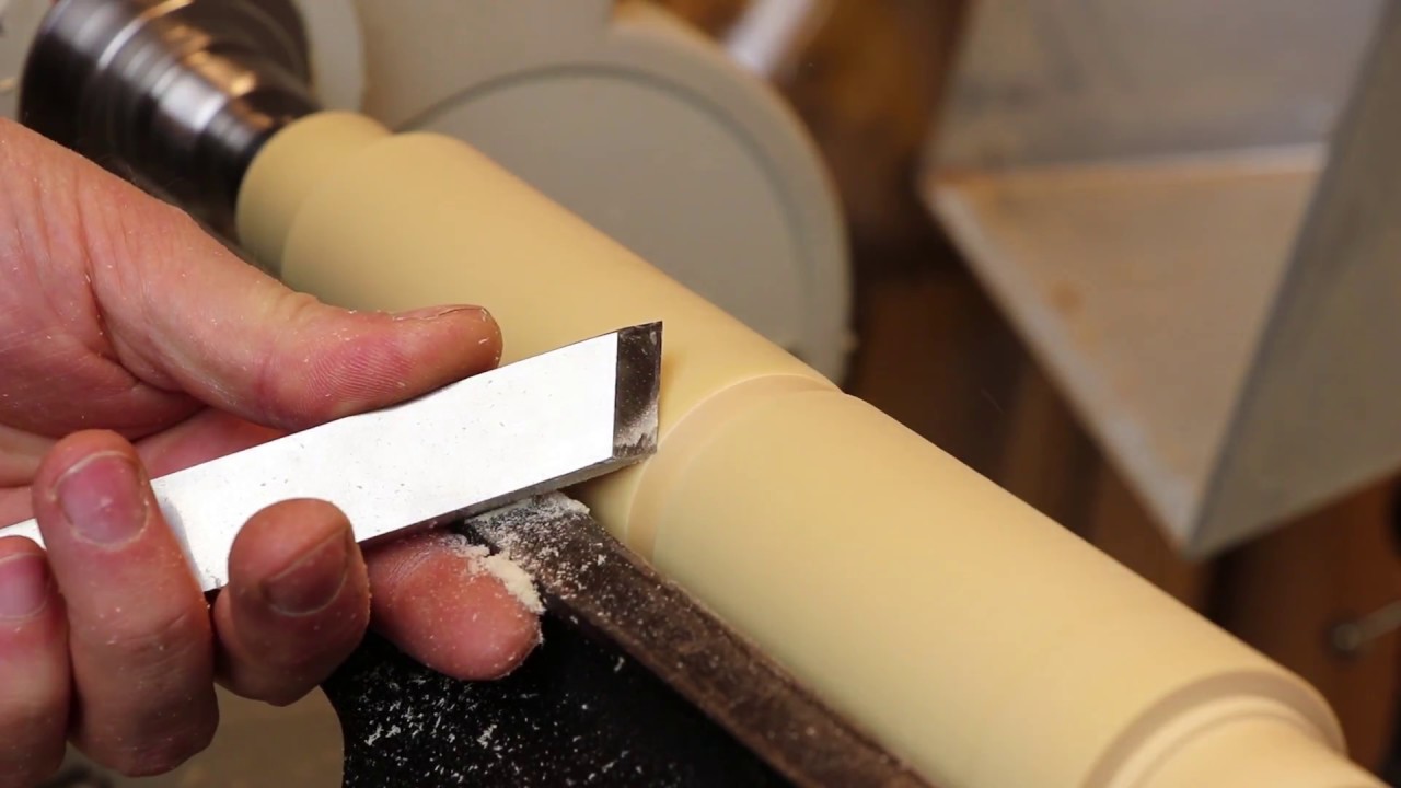 Trædrejning brug af mejsel (Woodturning - use of a skew chisel)