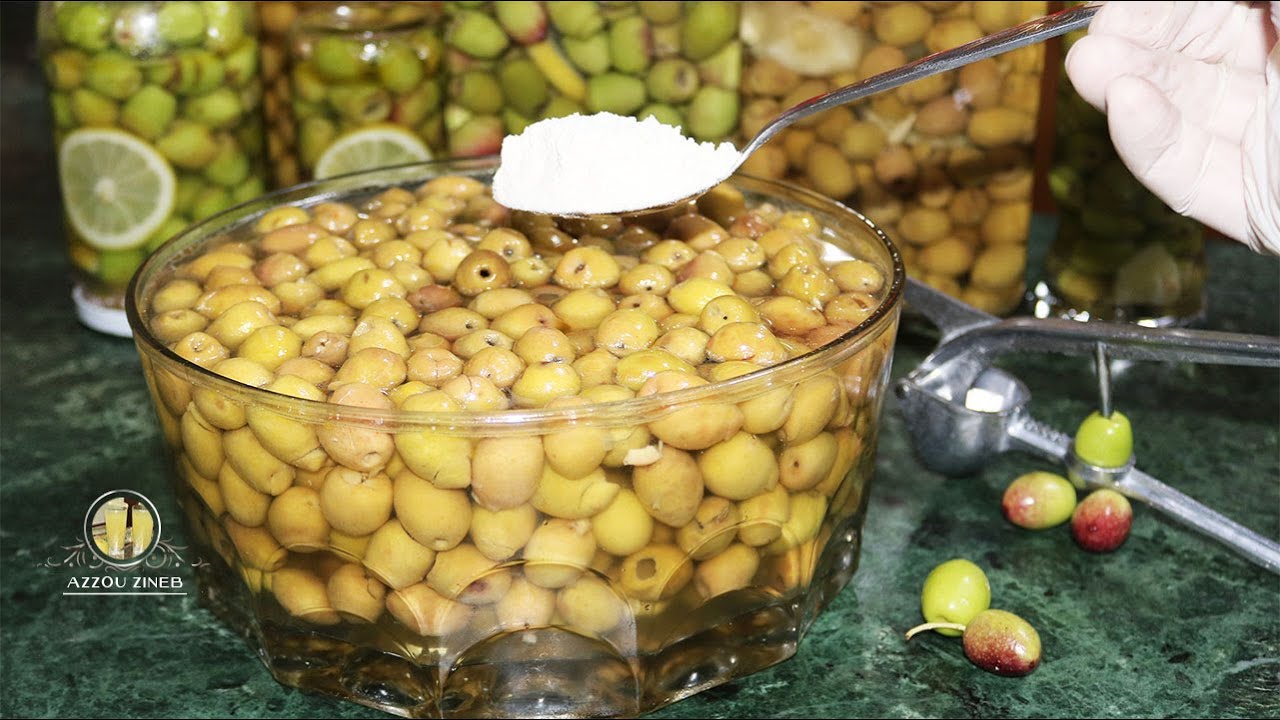 ترقيد الزيتون بدون نواة  بملعقة طحين زيتون طبيعي يجهز بسرعة للاستهلاك  conservation des olives