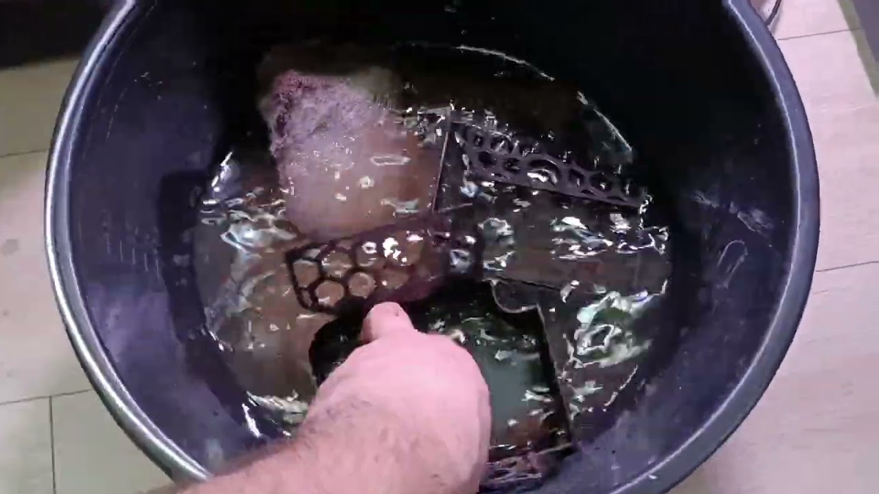 Dwa razy Aquael Ultramax 2000 czyszczenie prefiltrów.