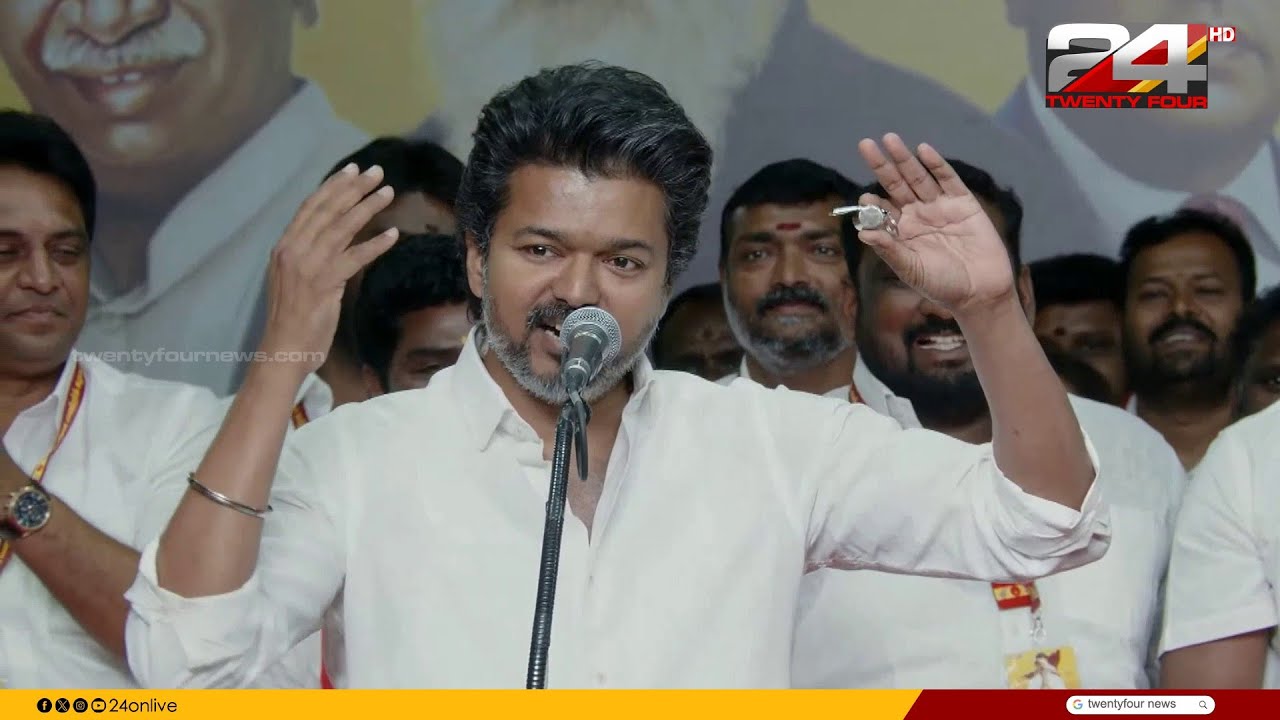 'കപ്പ് മുഖ്യം ബിഗിലേ..' ക്ഷുദ്രശക്തികളും അഴിമതിക്കാരും ഇനി തമിഴ്നാട് ഭരിക്കേണ്ടെന്ന് വിജയ്