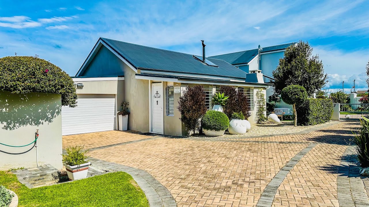 3 Bedroom house for sale in The Avenues, Sandbaai, Hermanus, South Africa : R3,495,000