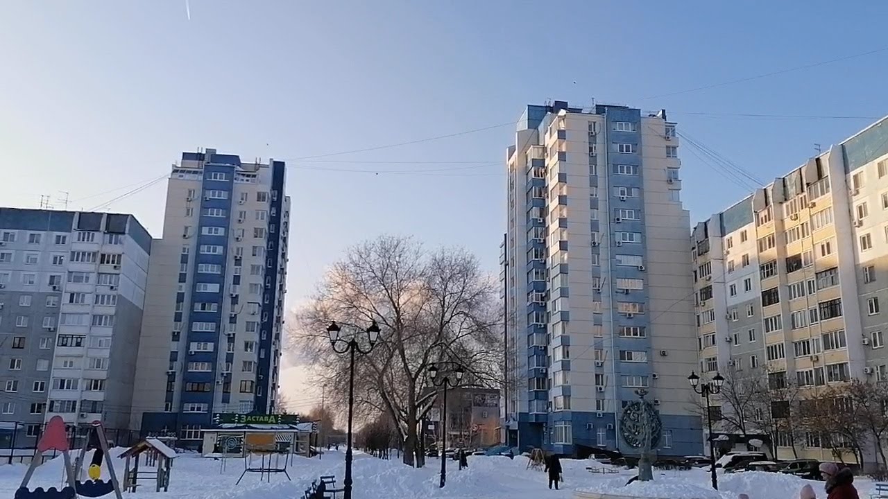 Сегодня гуляем по территории молодежного жилого комплекса в Степном поселке Оренбурга