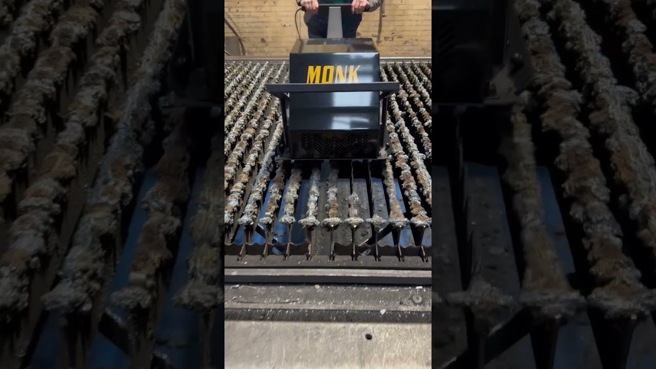 MONK slat cleaner is the only machine in the market to clean this much of dross on a laser bed❗️