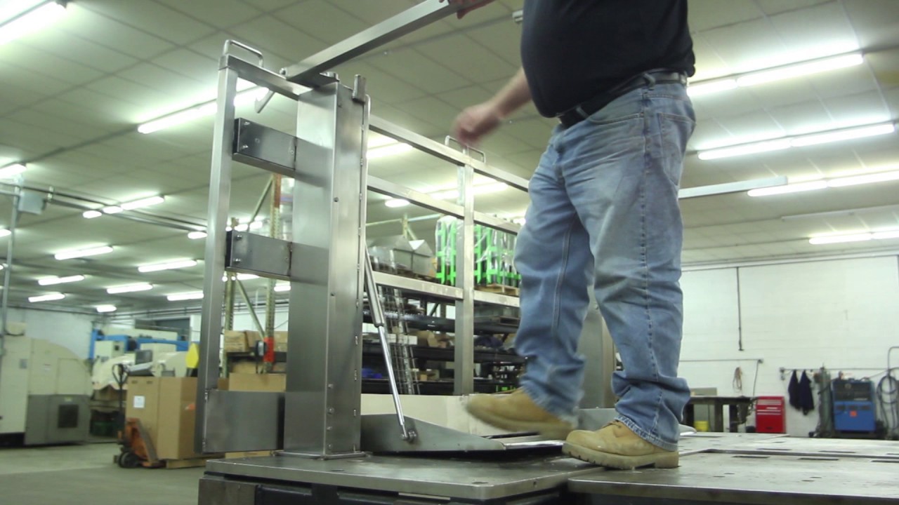 Levelizer™ E4 Safety Gate - Mezzanine Safety Gate
