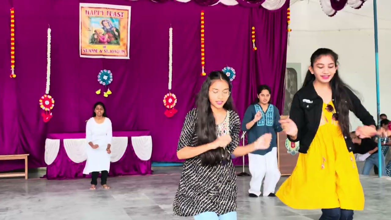 Feast 9 standard Gujarati medium girls dance 