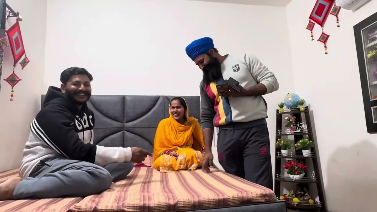 Sanu pta tusi sare …