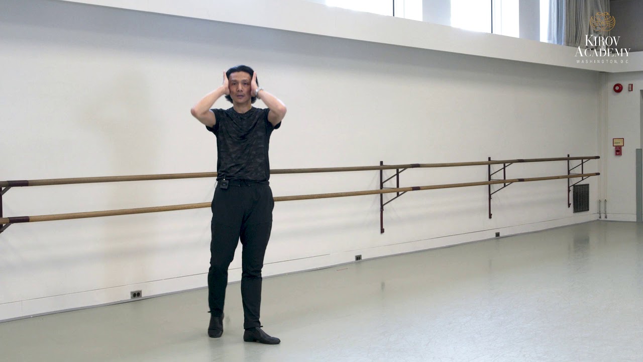 Communicating with the audience with épaulement - Kirov Academy