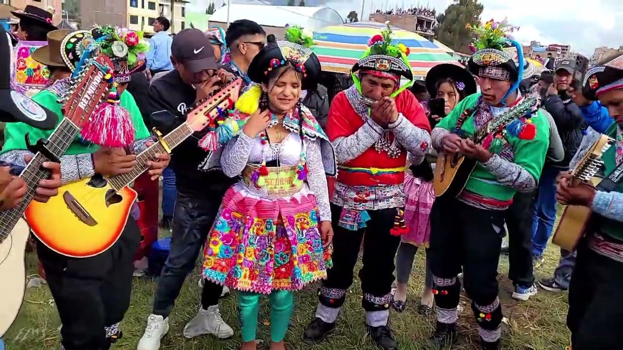 Pasña taki en CUASIMODO PAUCARÁ 2025 | purito #bandurria #huancavelica