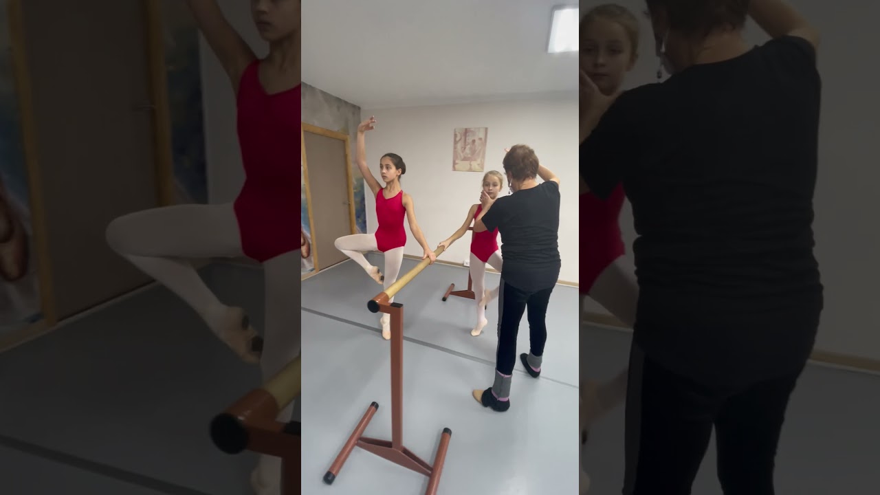 Ballet class/Claudia Zaccari/S&oacute; Dan&ccedil;a/Asti Ballet School/p.1