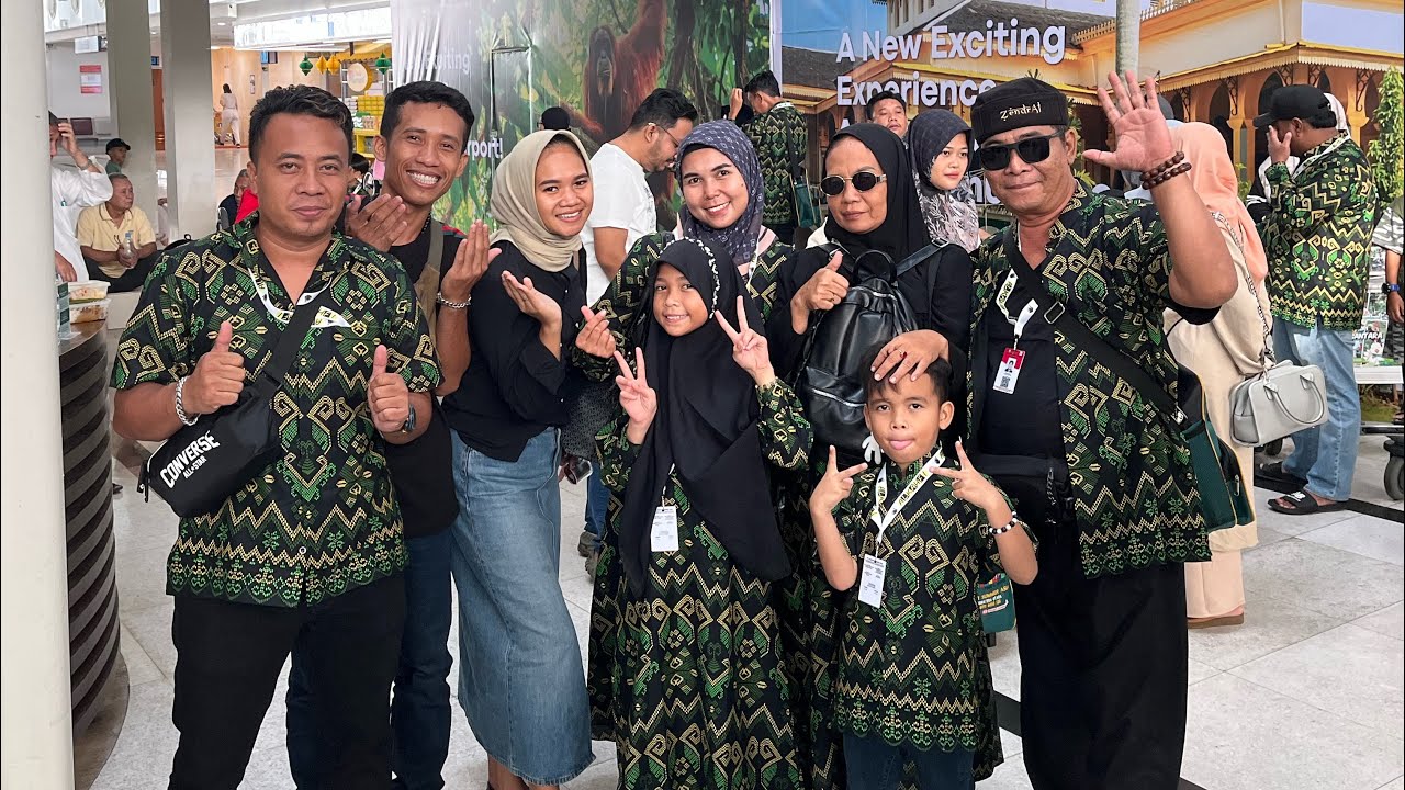 VLOG LIHAT KEBERANGKATAN UMRAH KELUARGA @Keripik kentang Mas boy #ombobguys #trending