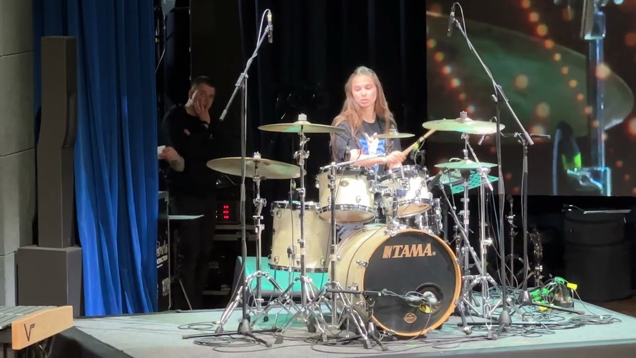 Роксолана Івахненко виступ на міжнародному конуцрсі Drum Island Fest
