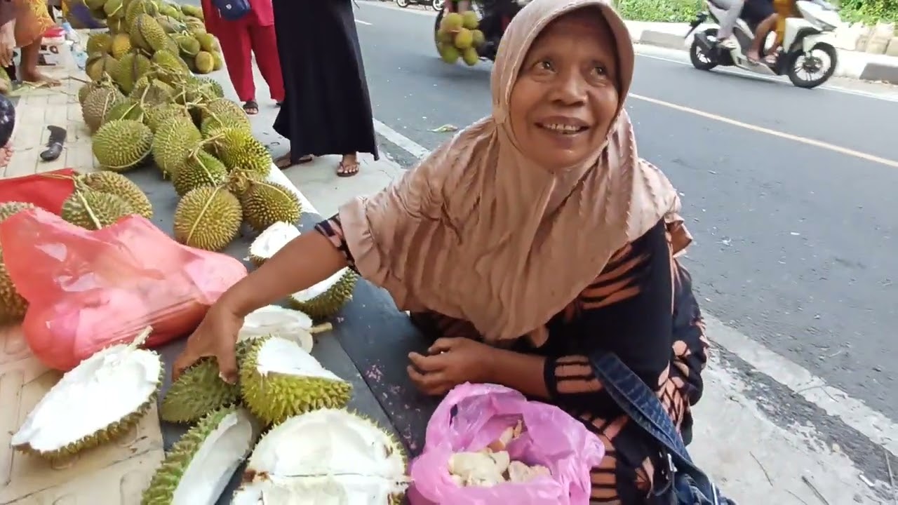 Ba borong durian di tidore