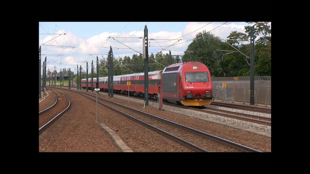 Trains on Gardermobanen