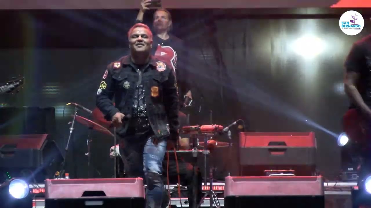 Javito y su grupo RED en San Bernardo celebra año nuevo