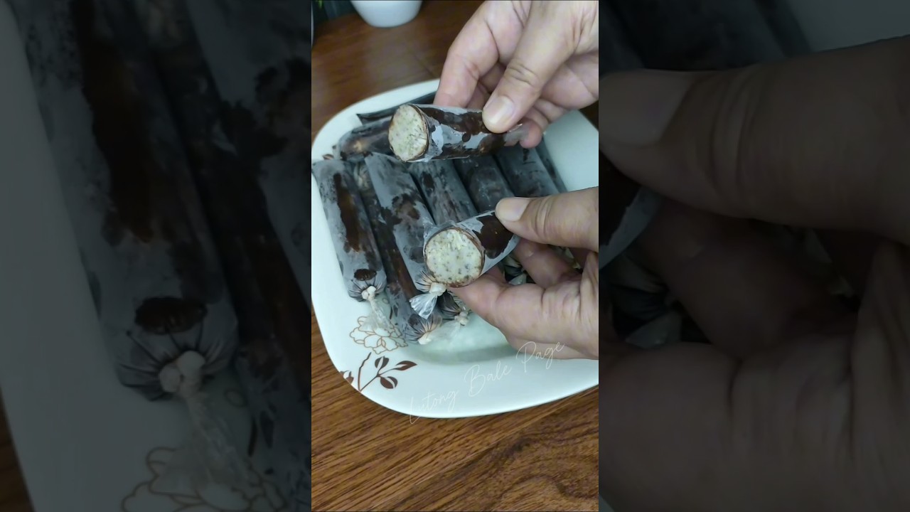 Cookies and cream chocolate coated ice candy 
